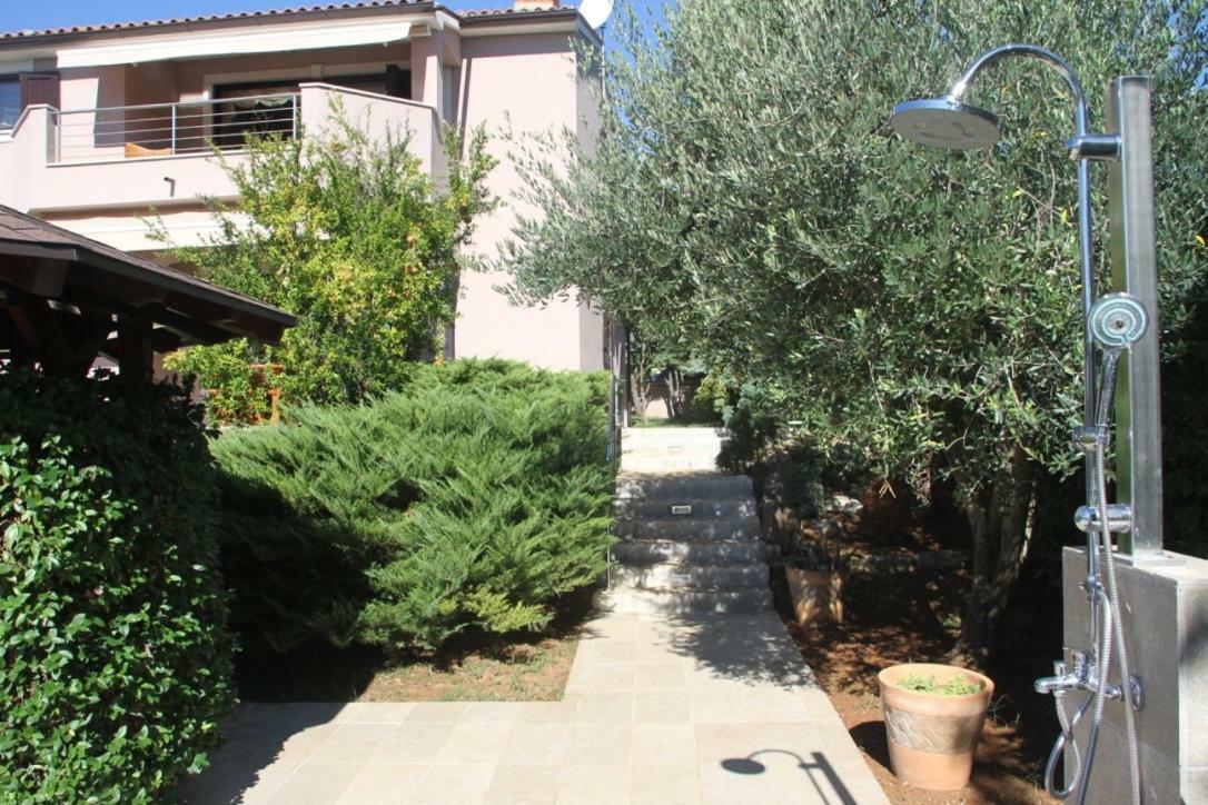 Premantura Olive Garden Villa Exterior foto